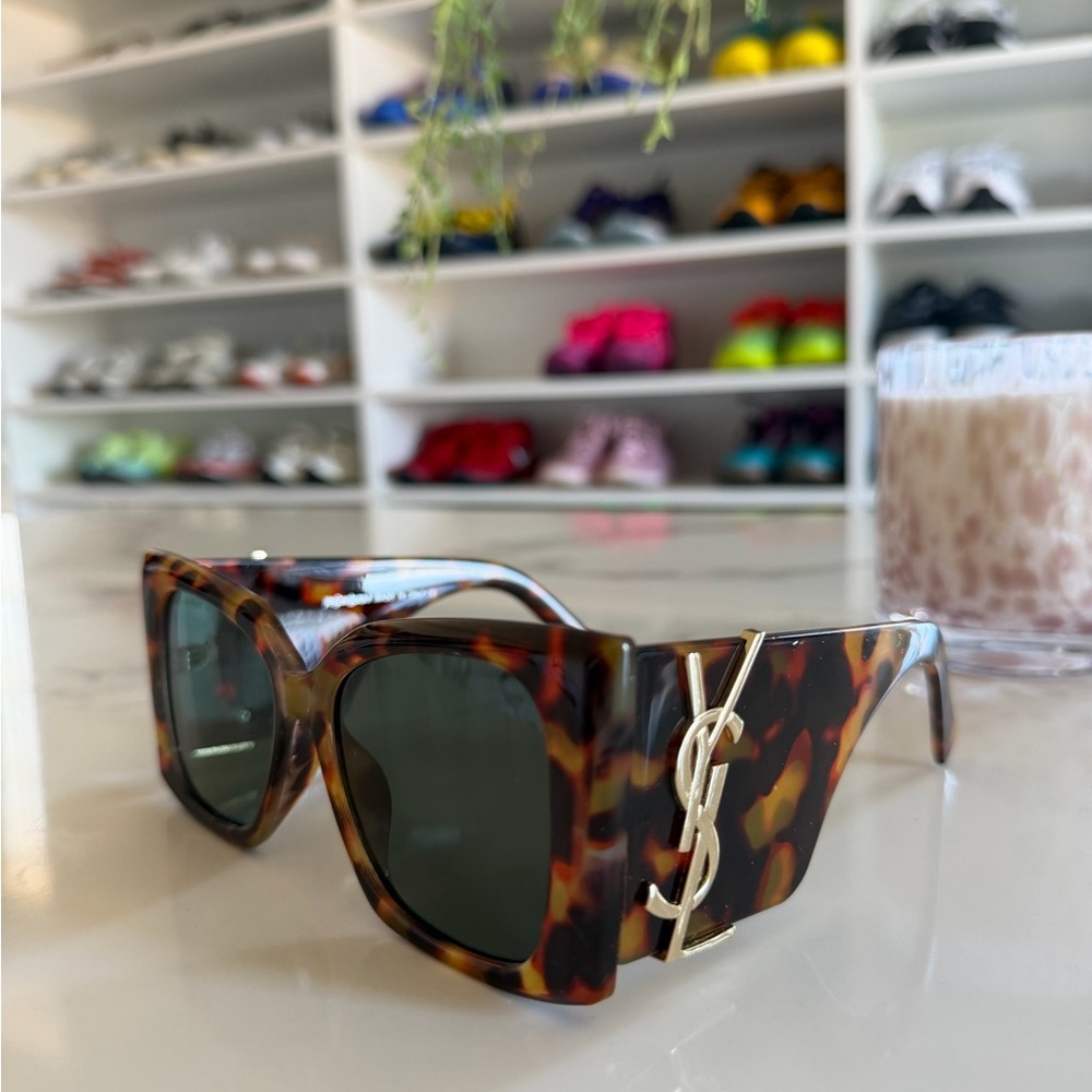 Chunky Tortoiseshell Square Sunglasses - image 2